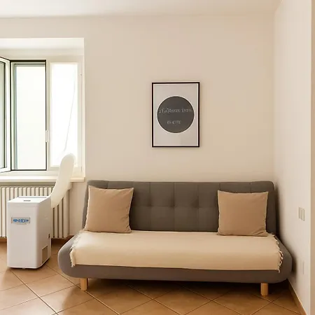 Aura-elegant In The Heart Of * Como
